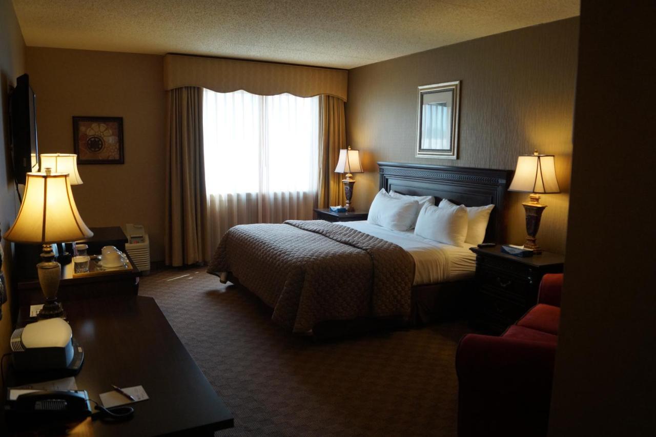 Salvatores Grand Hotel Williamsville Exterior photo